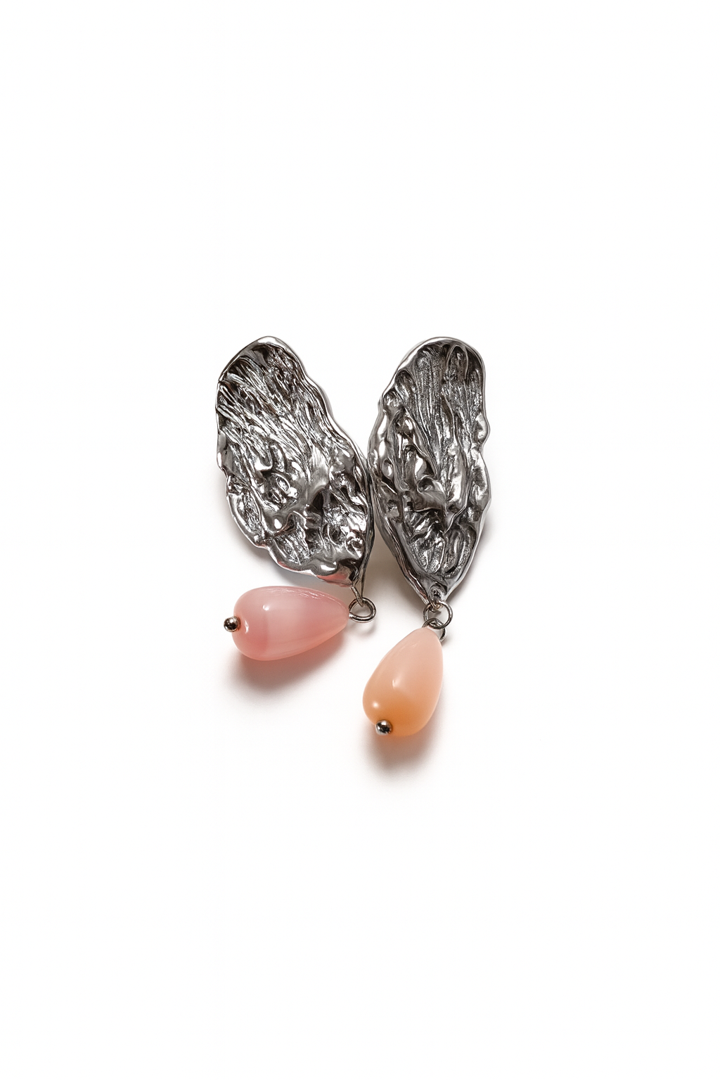 Örhänge, silver, räfflade, pärla.